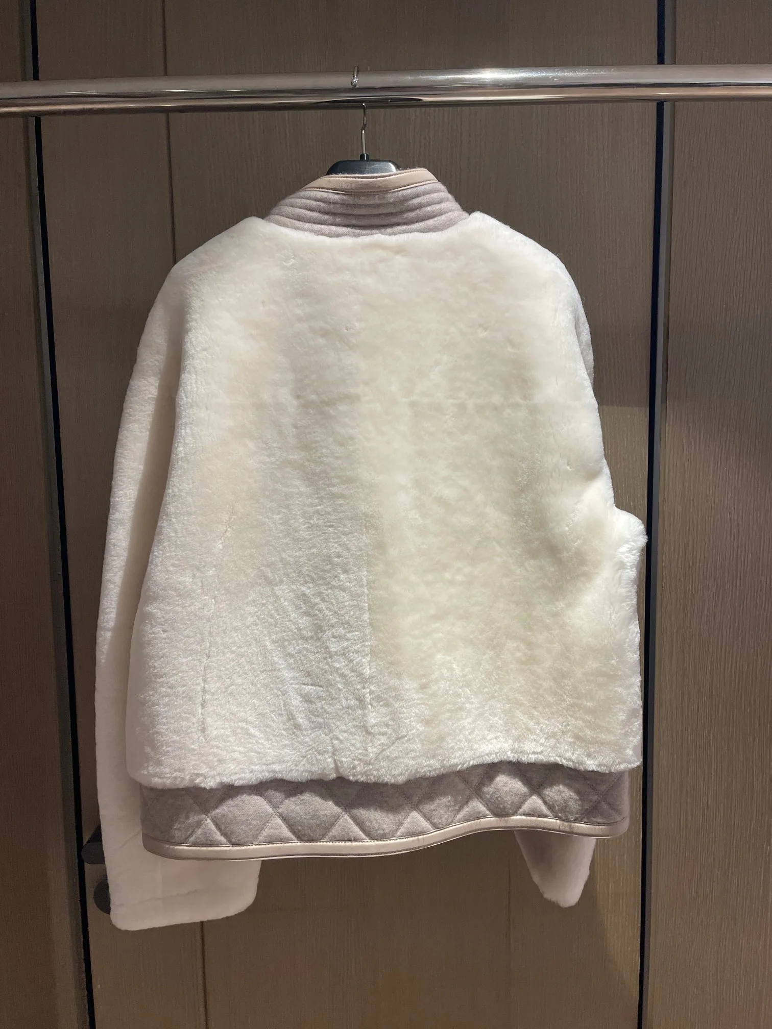 Кожаные Куртки И Дублёнки Женские Loro Piana 2293824