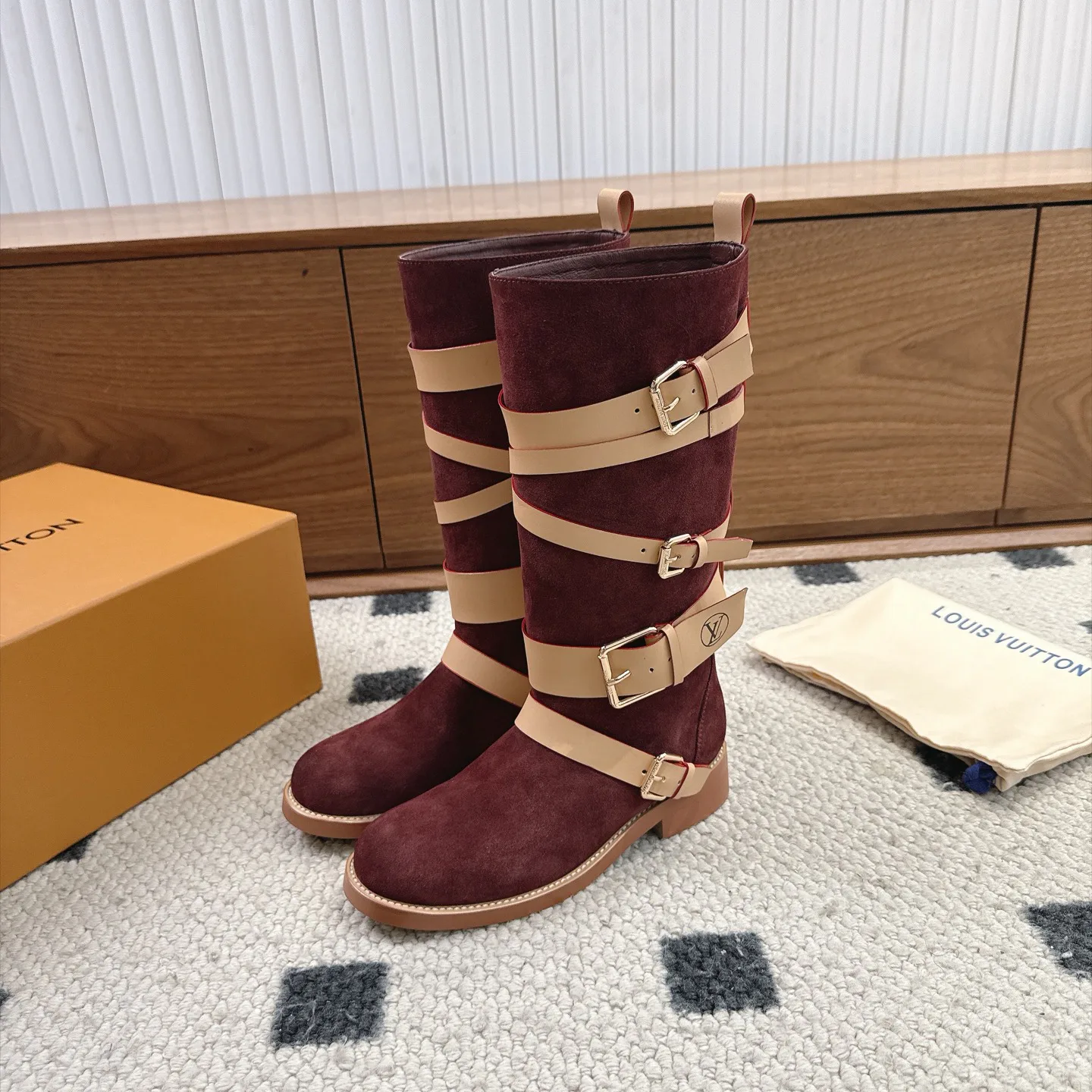 Ботинки Женские Louis Vuitton 18025524