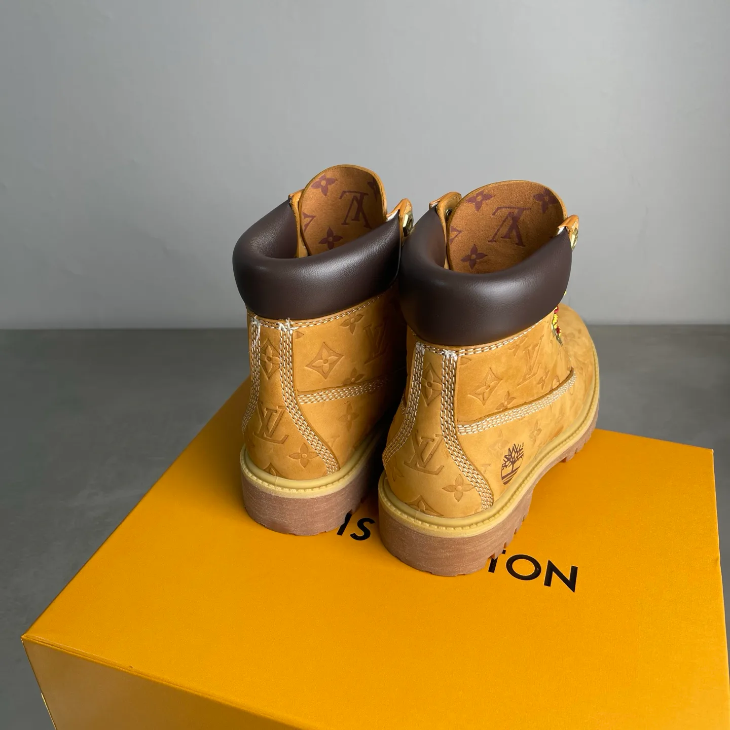 Ботинки Мужские Louis Vuitton 18950907