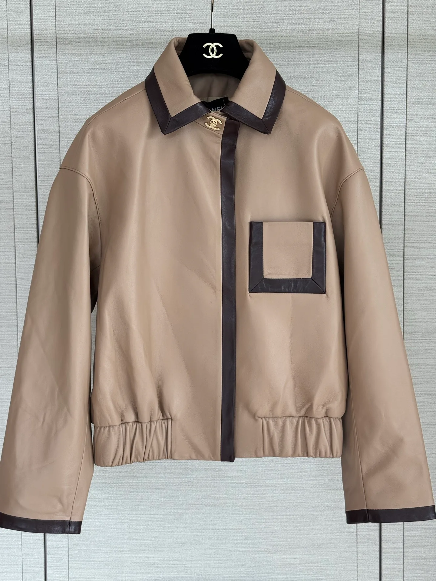 Кожаные Куртки И Дублёнки Женские Chanel 17925708
