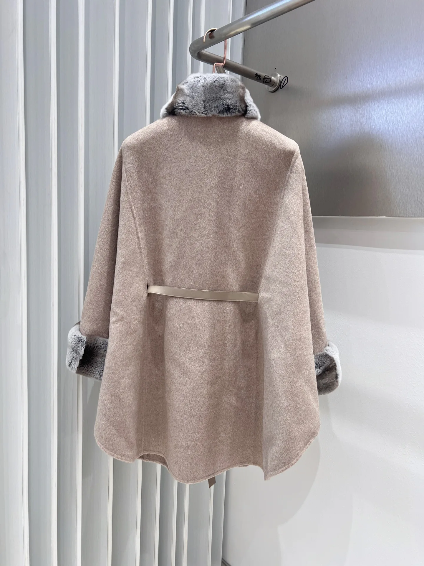 Пальто Женские Loro Piana 19595608