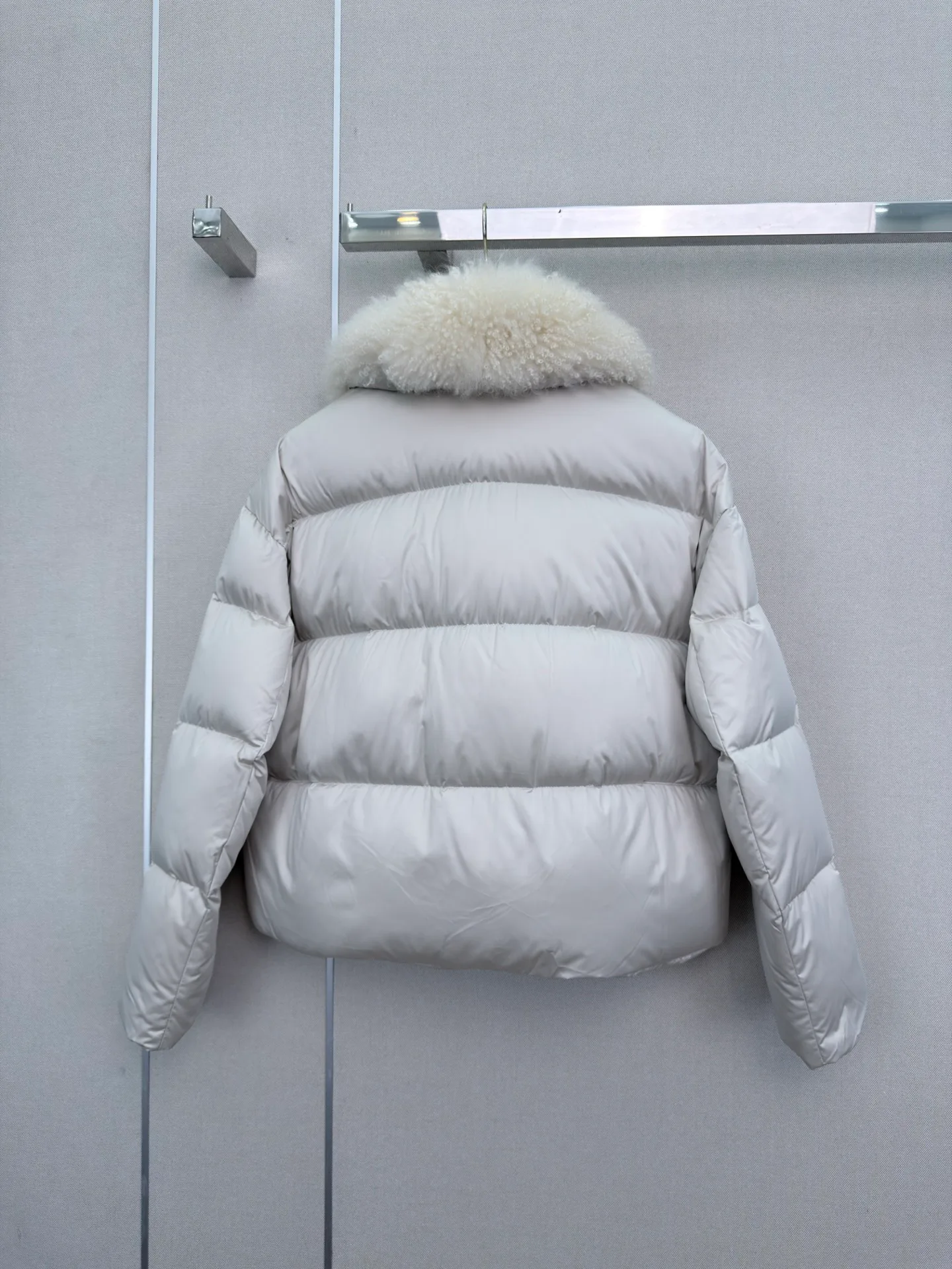Куртки И Пуховики Женские Miu Miu 18185758
