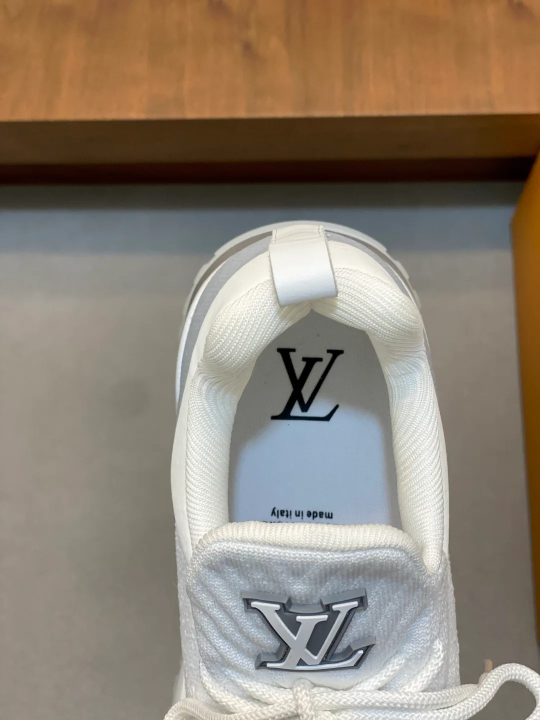 Кроссовки Мужские Louis Vuitton 18078943