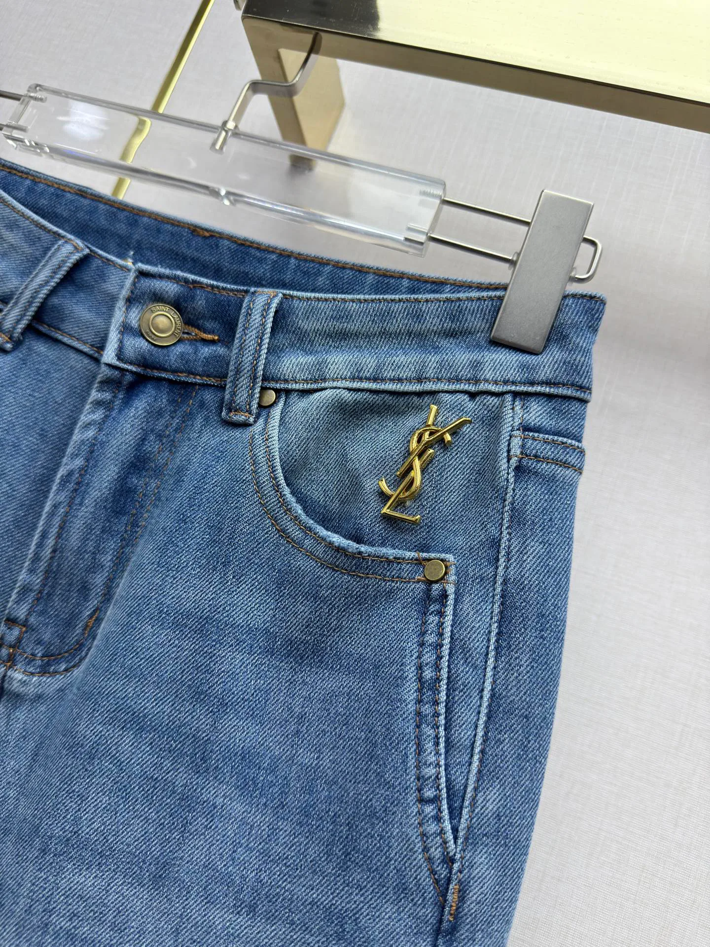 Джинсы Женские Saint Laurent 12929629