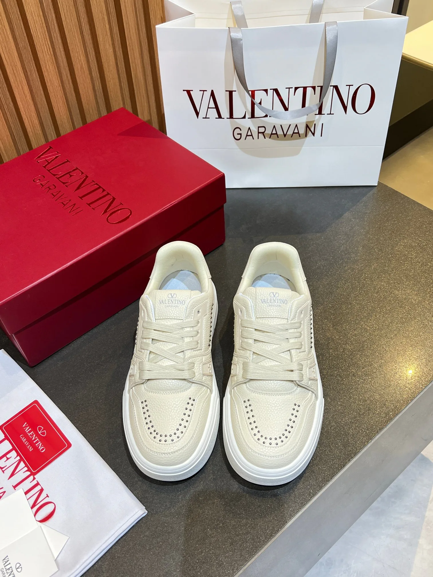 Кроссовки Женские Valentino 11575970