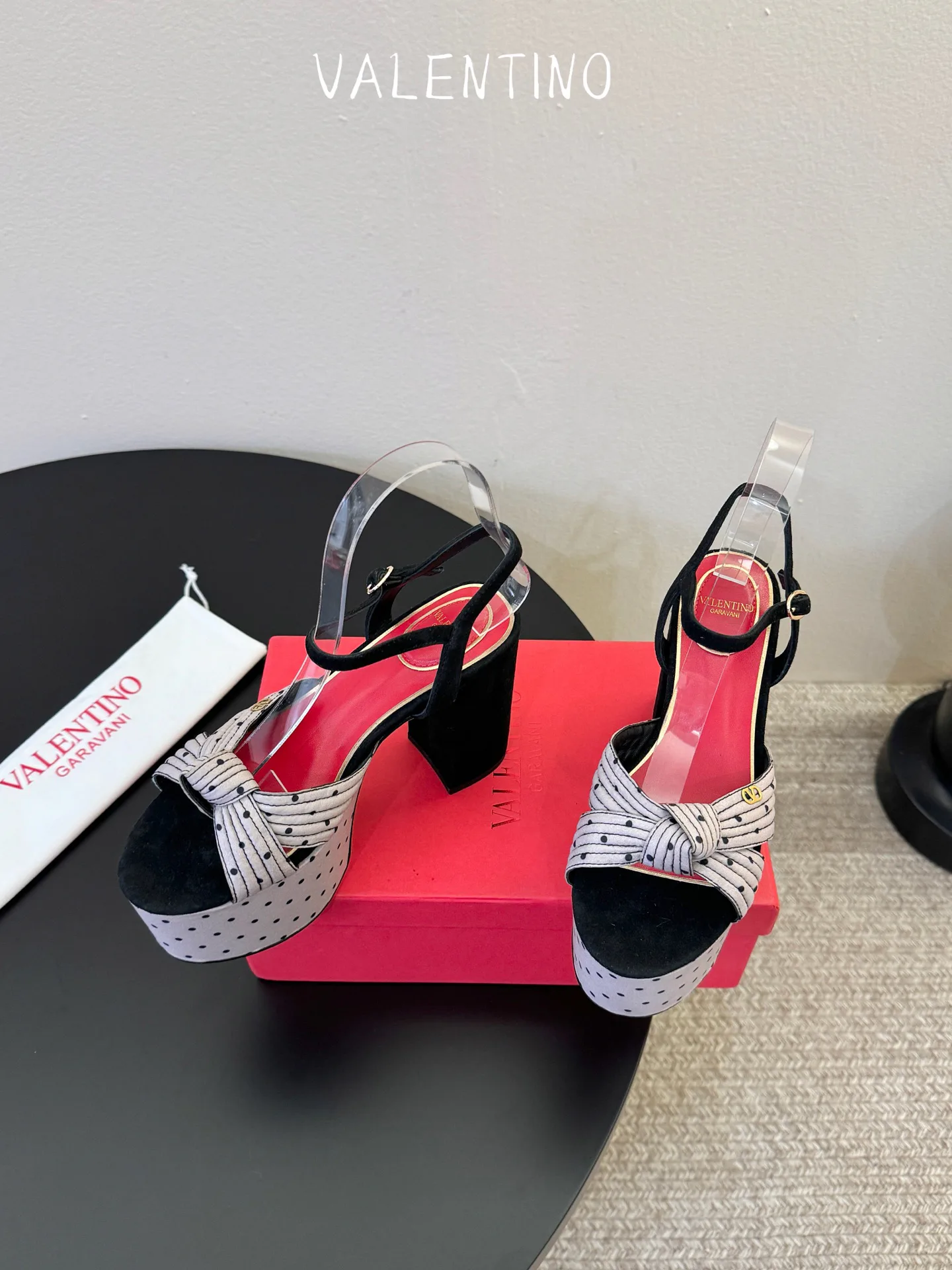 Босоножки Женские Valentino 17396962