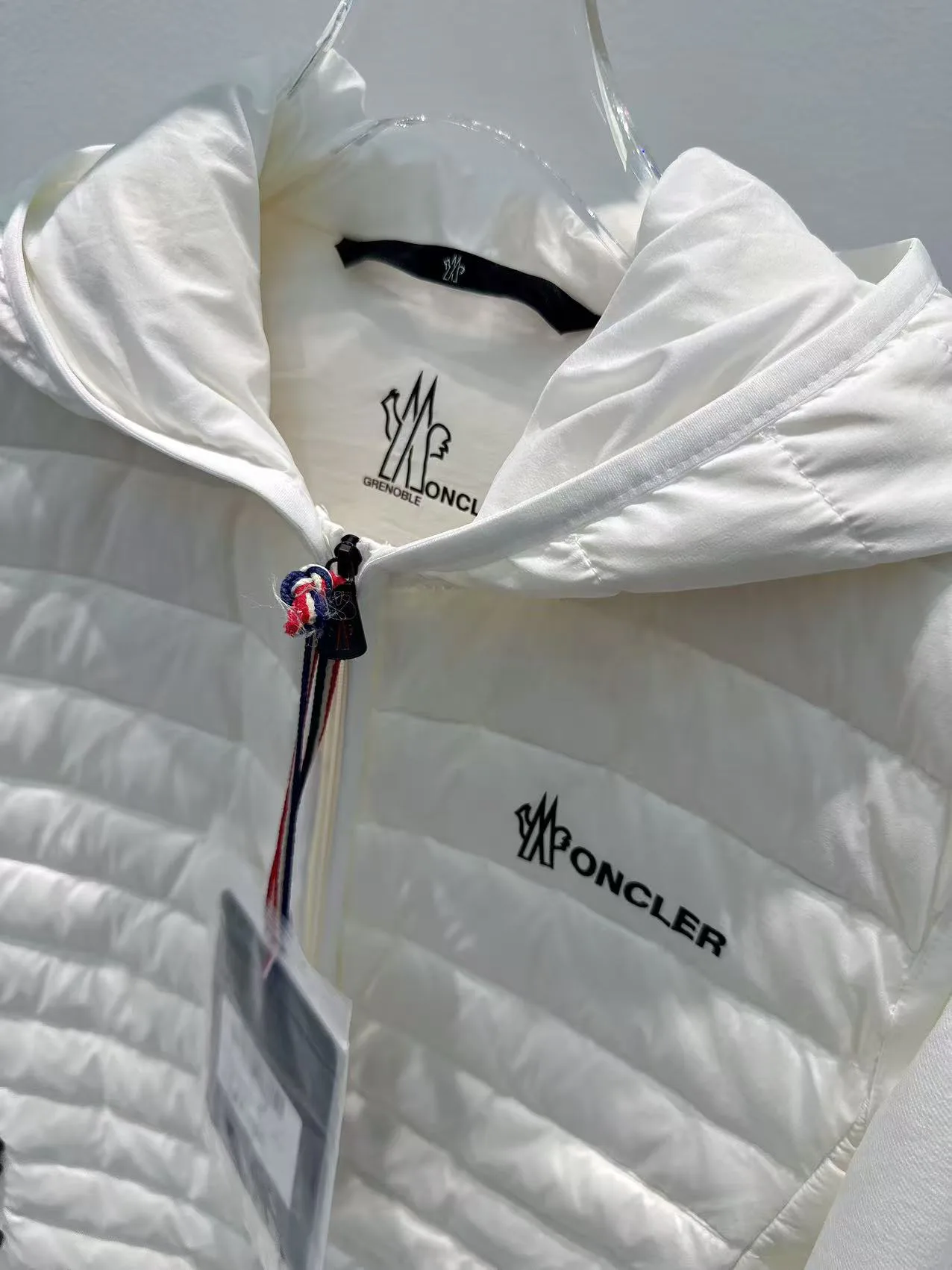 Куртки И Пуховики Женские Moncler 17380476