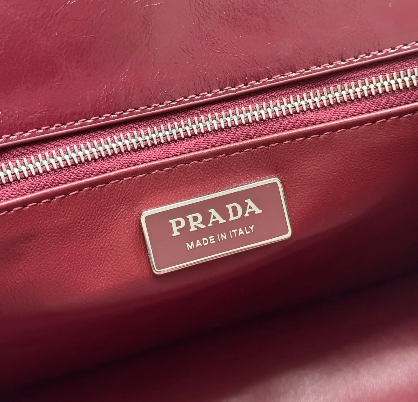 Классические Сумки Женские Prada 11462456
