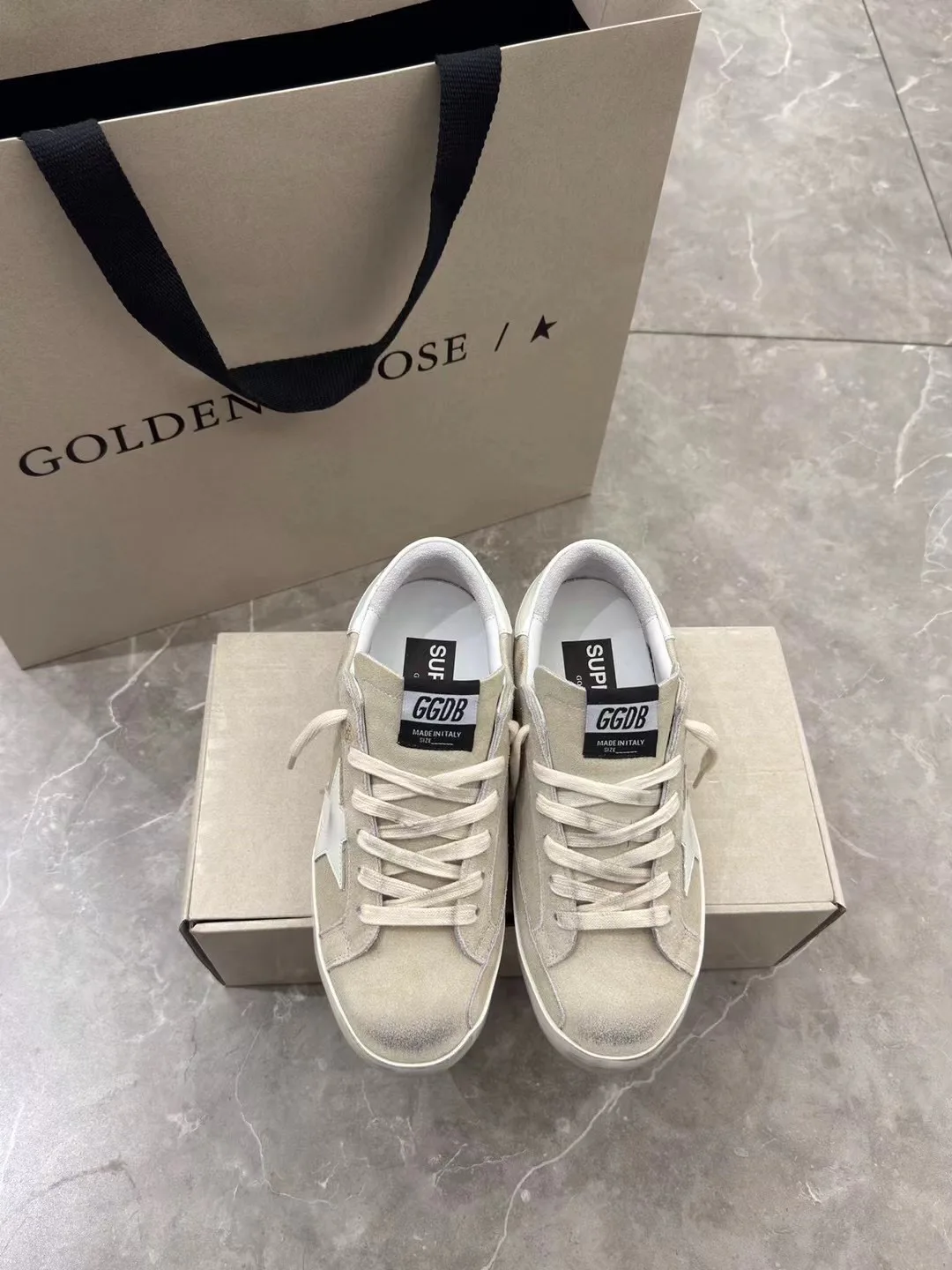 Кроссовки Женские Golden Goose 18265604