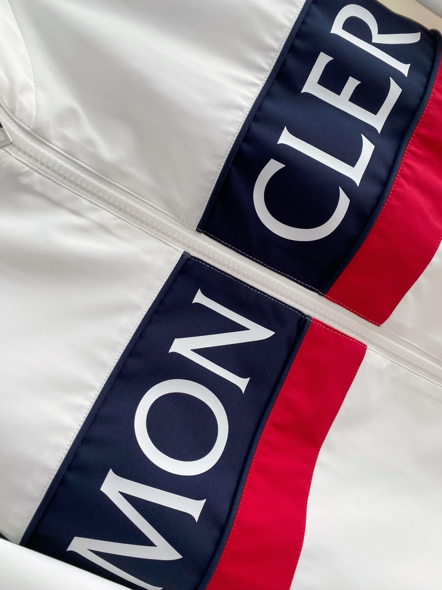 Куртки И Пуховики Мужские Moncler 4600950