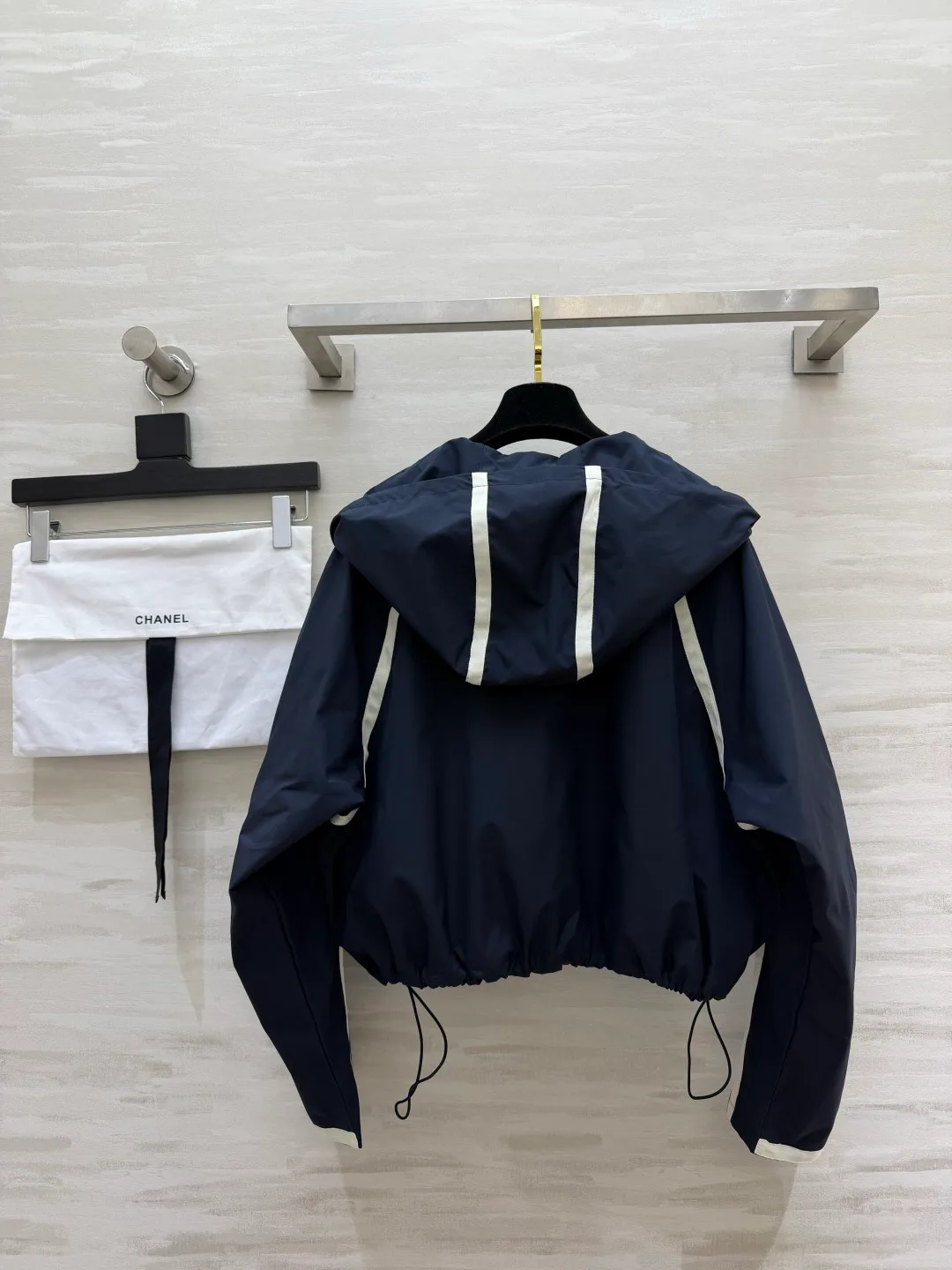 Куртки И Пуховики Женские Chanel 18276691