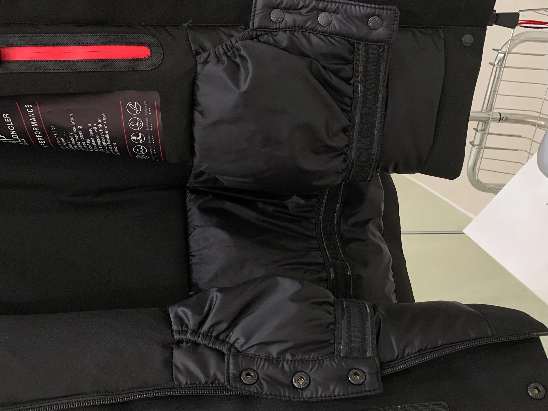 Куртки И Пуховики Женские Moncler 870385