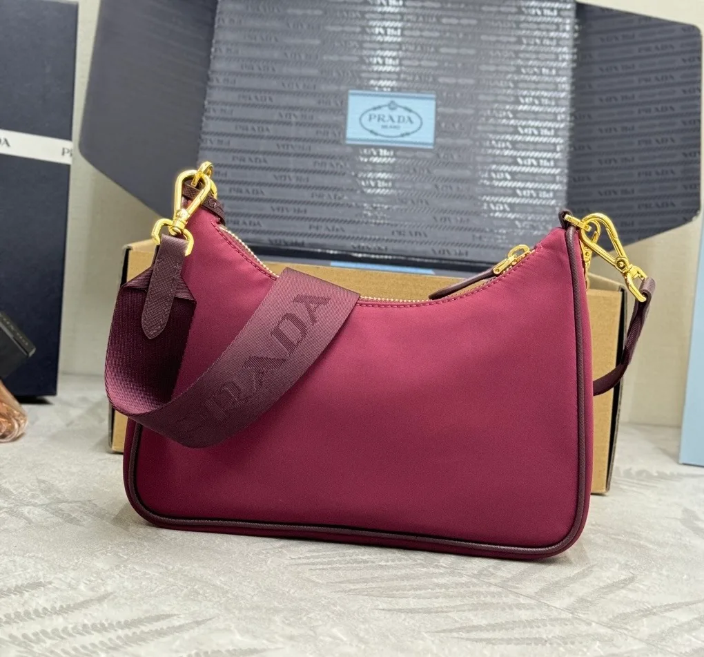 Сумки На Ремне Женские Prada 11627366