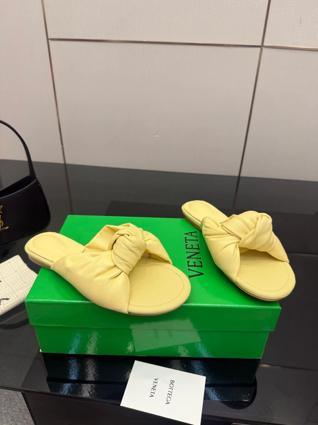 Шлепанцы Женские Bottega Veneta 14028224