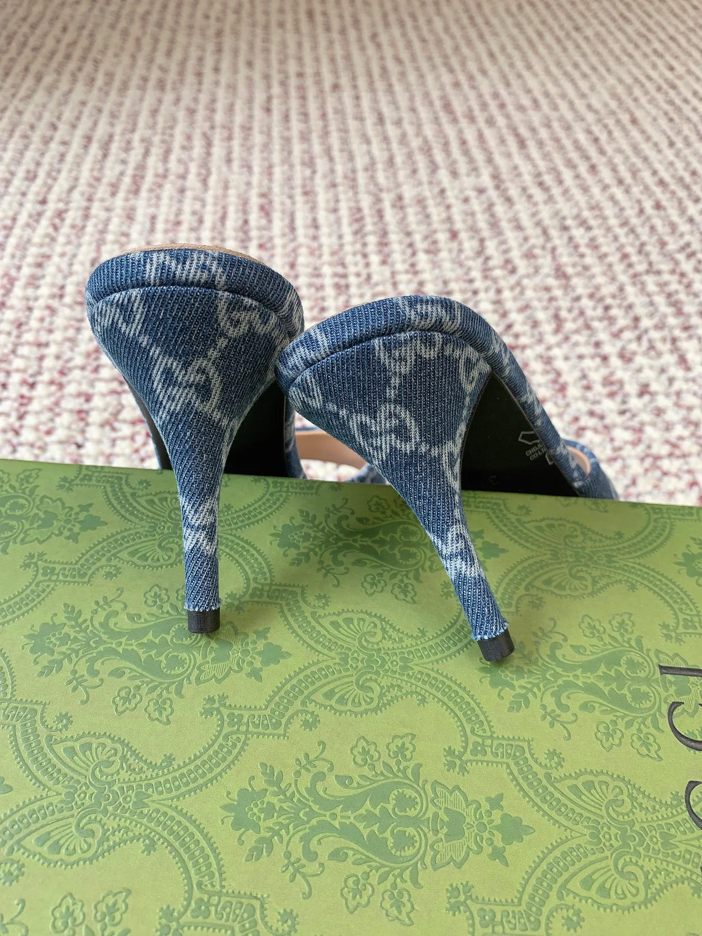 Босоножки Женские Gucci 13085009