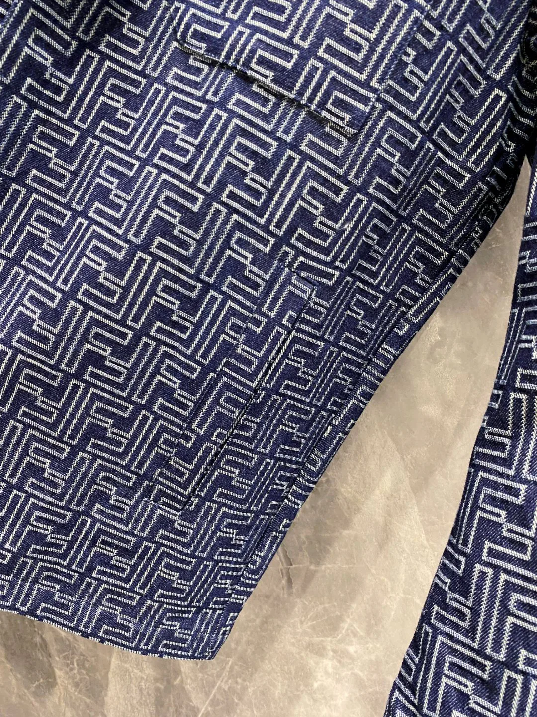 Куртки И Пуховики Мужские Fendi 1089723