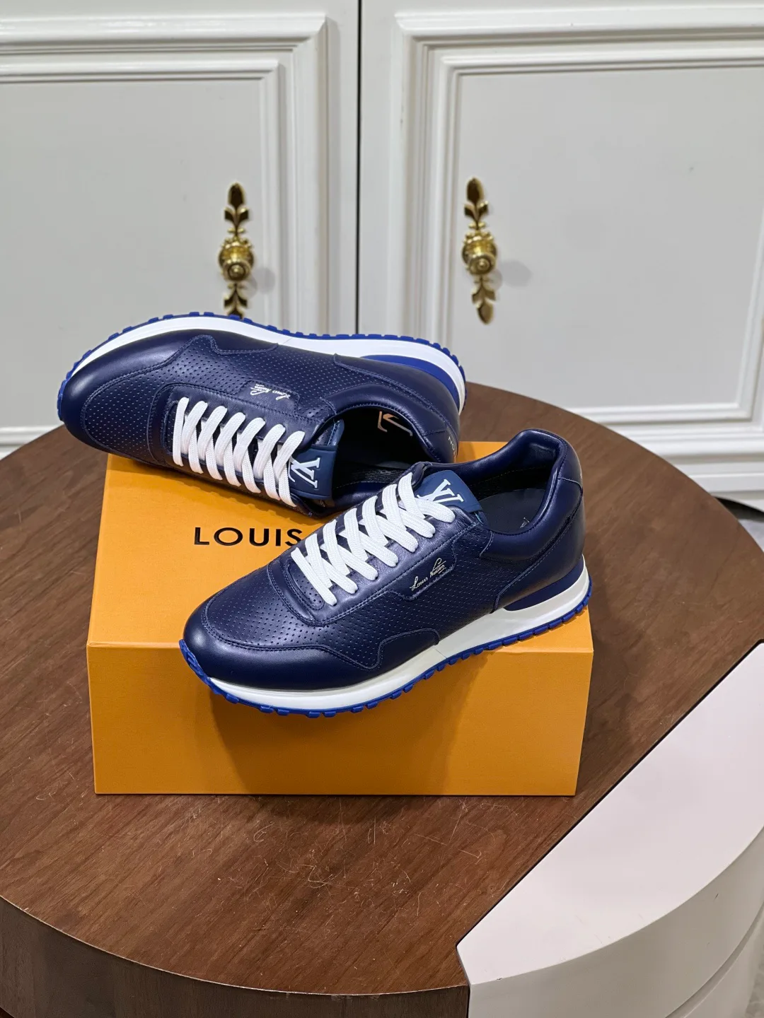 Кроссовки Мужские Louis Vuitton 18039347