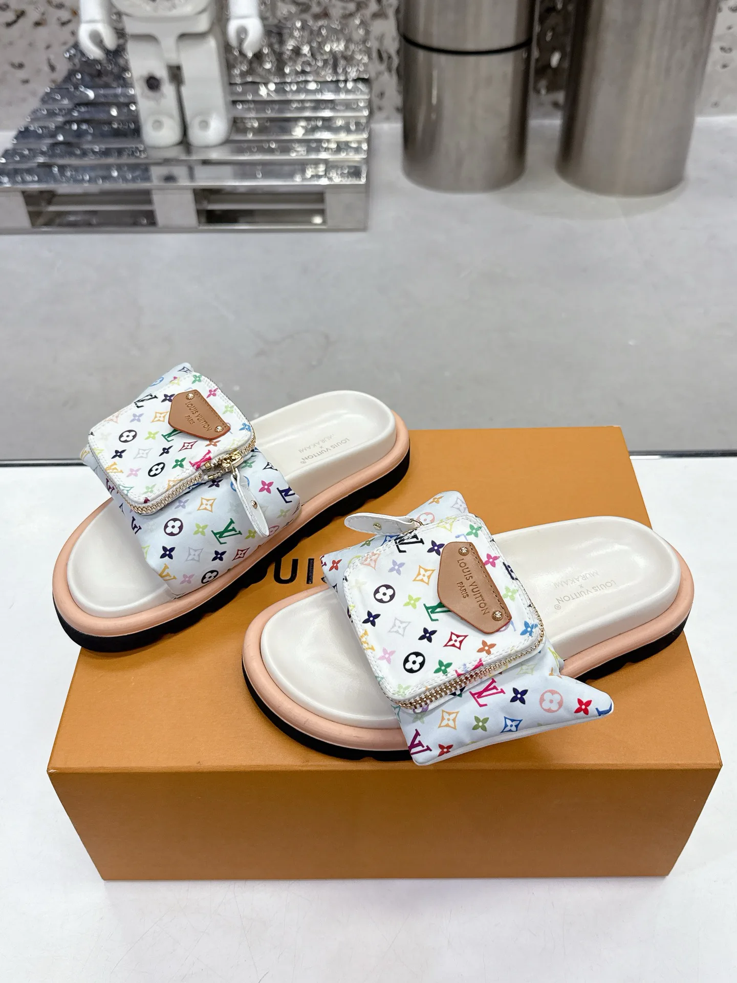 Шлепанцы Женские Louis Vuitton 10060940