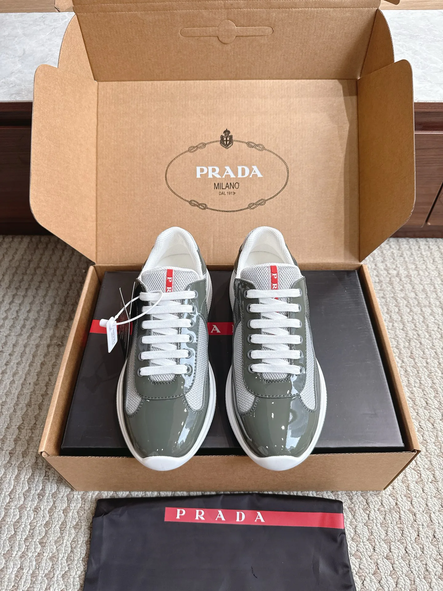Кроссовки Женские Prada 17470435
