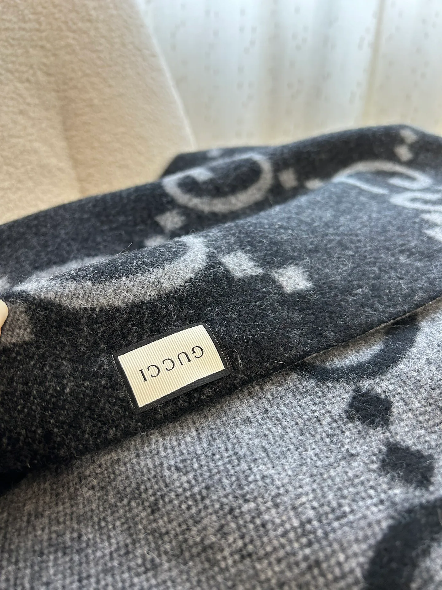 Шарфы Gucci 1635