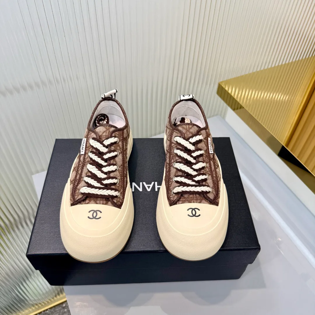 Кроссовки Женские Chanel 18366979