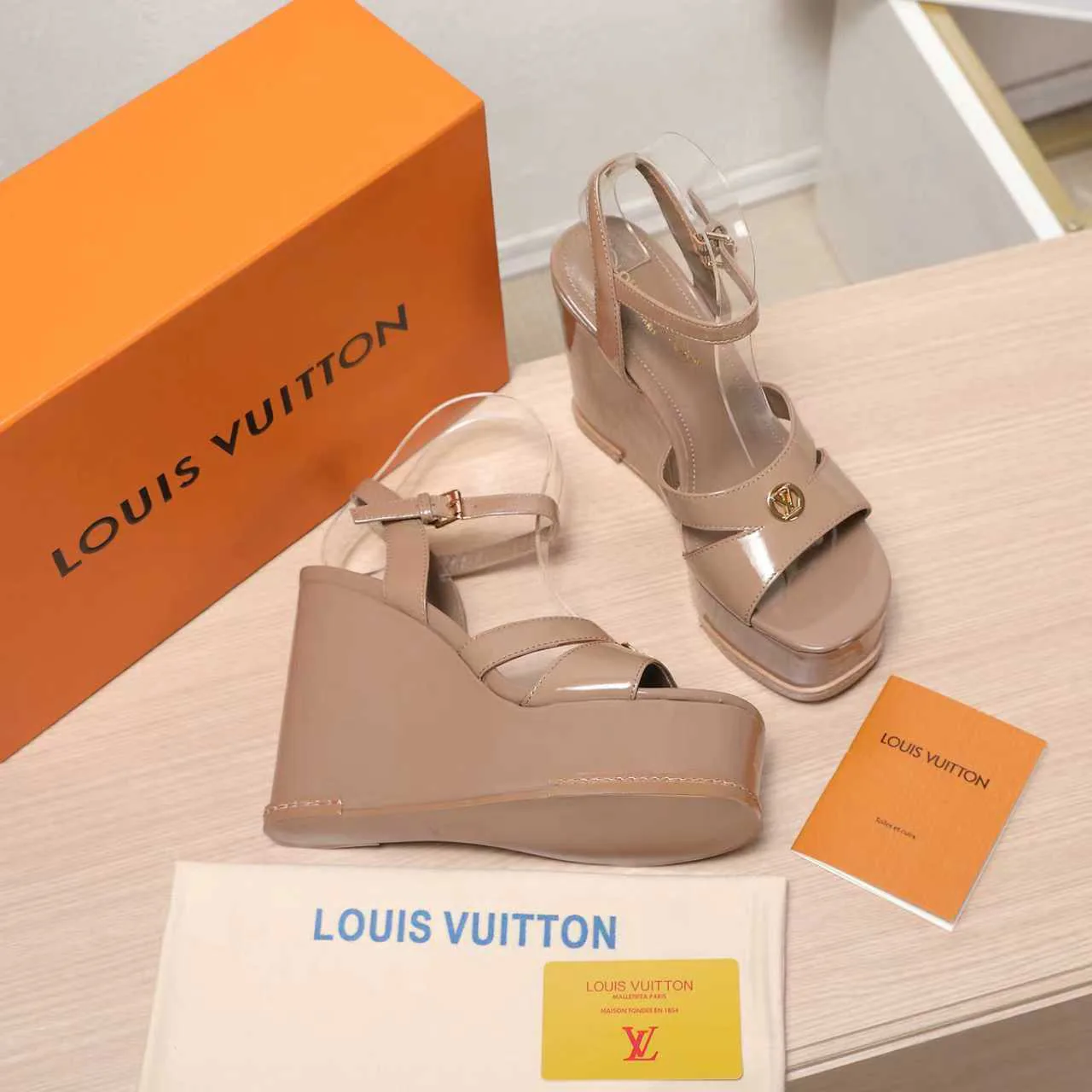 Босоножки Женские Louis Vuitton 113601