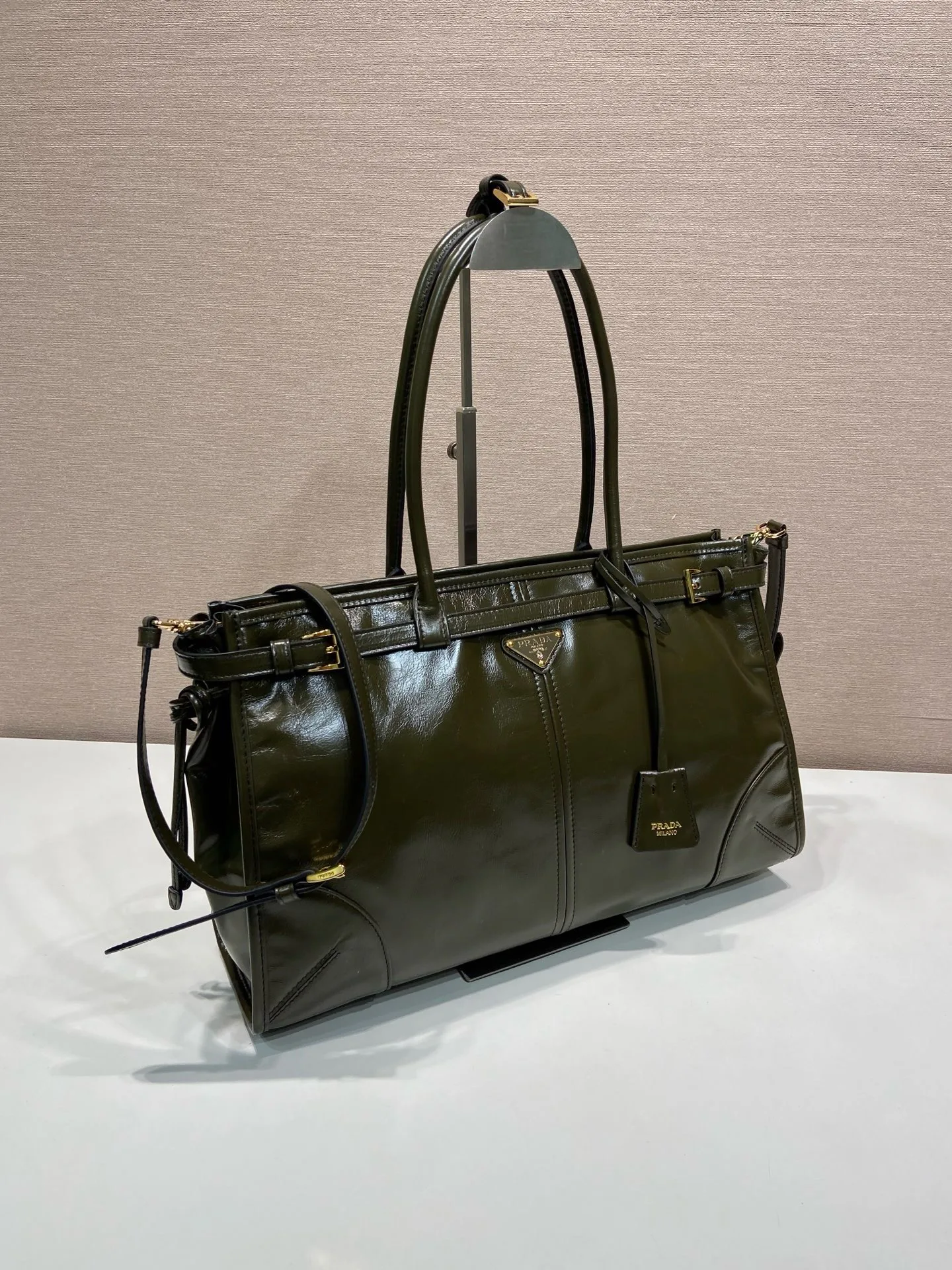 Классические Сумки Женские Prada 18184678