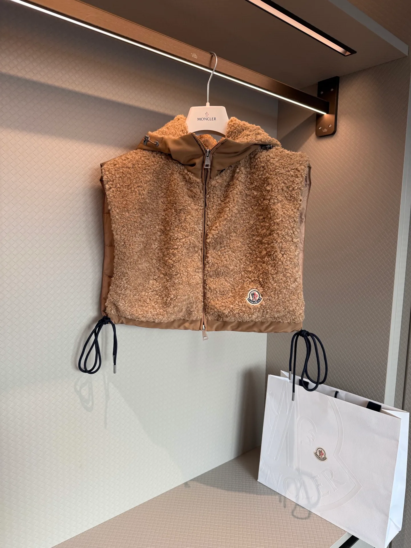 Жилеты Женские Moncler 18692533