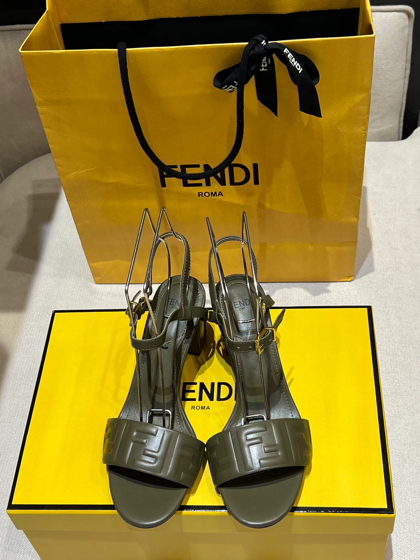 Босоножки Женские Fendi 9288979