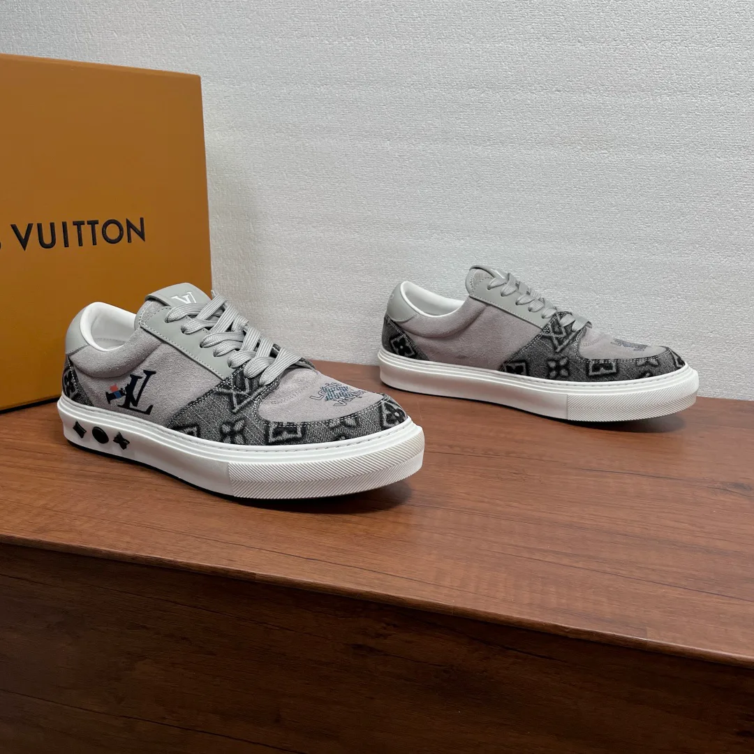 Кроссовки Мужские Louis Vuitton 18675086