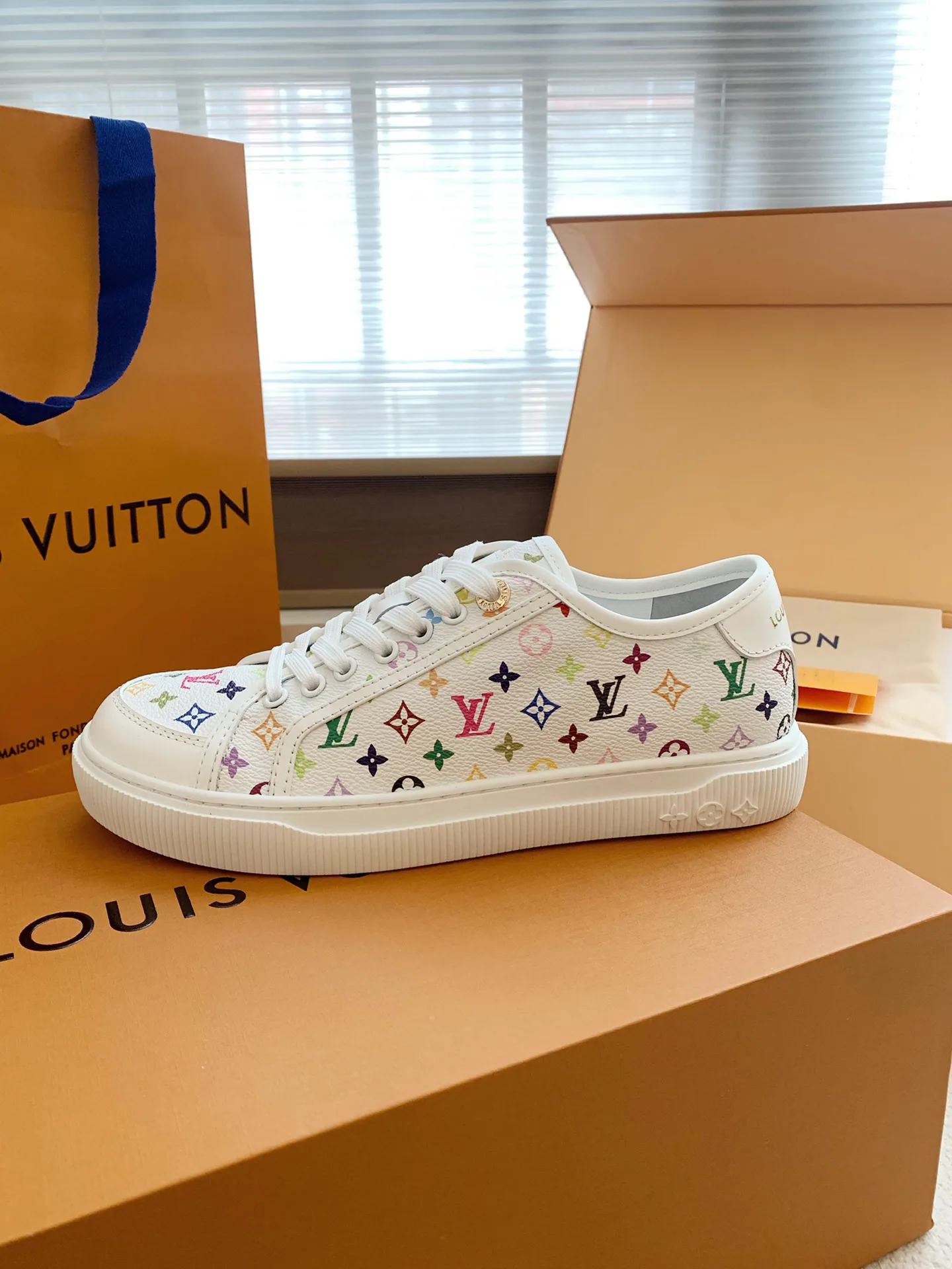 Кроссовки Женские Louis Vuitton 11876785