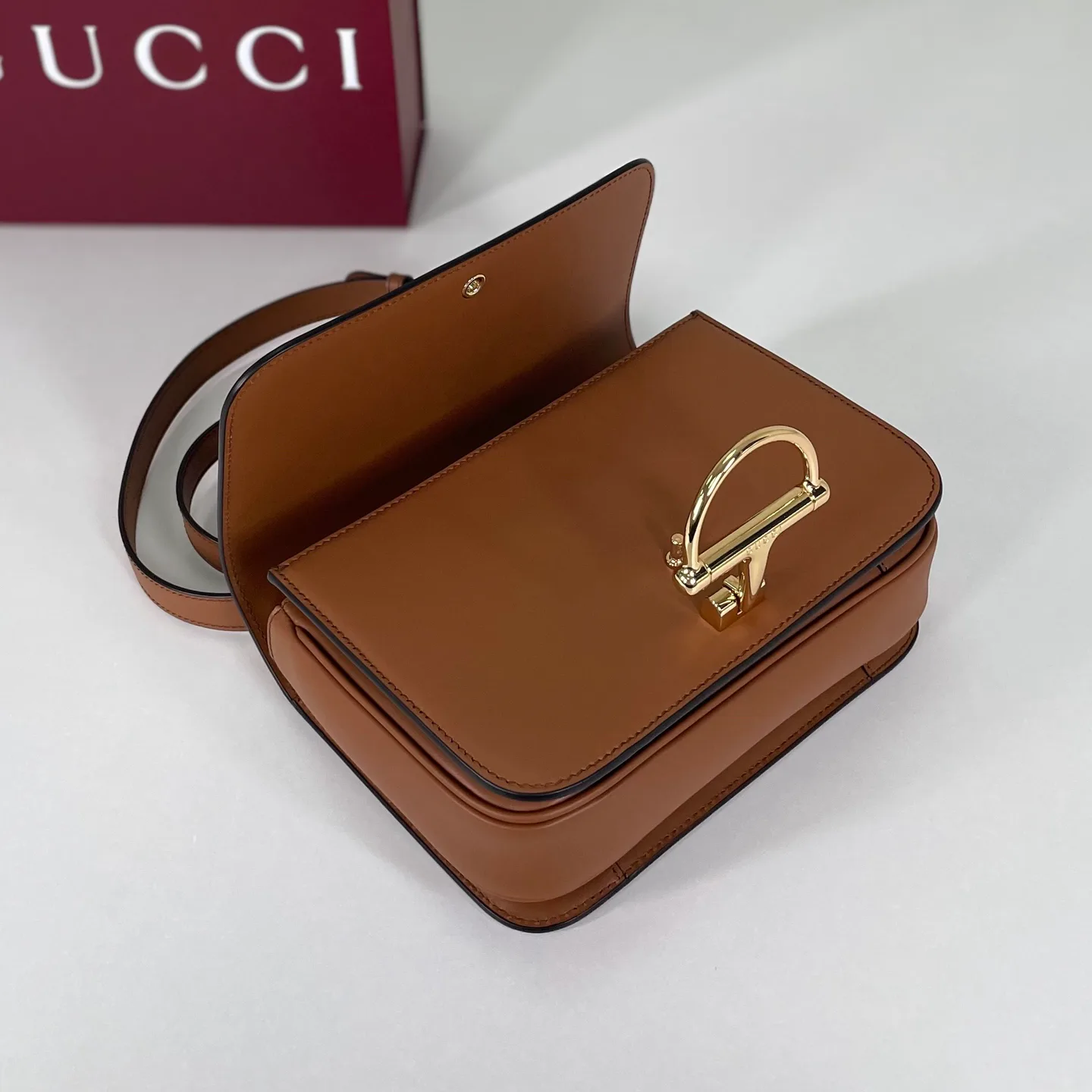 Классические Сумки Женские Gucci 12795287