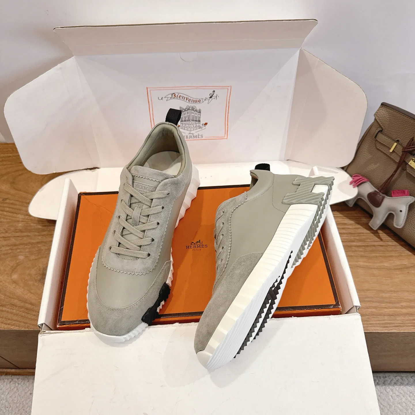 Кроссовки Женские Hermes 18729672