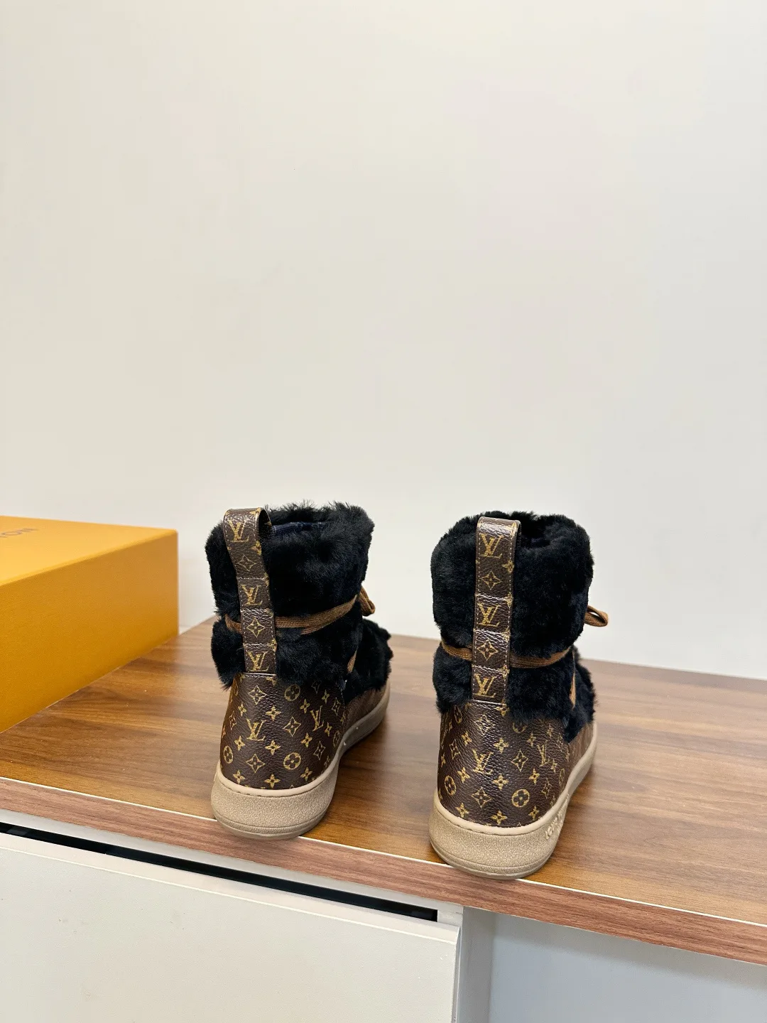 Угги Женские Louis Vuitton 582492