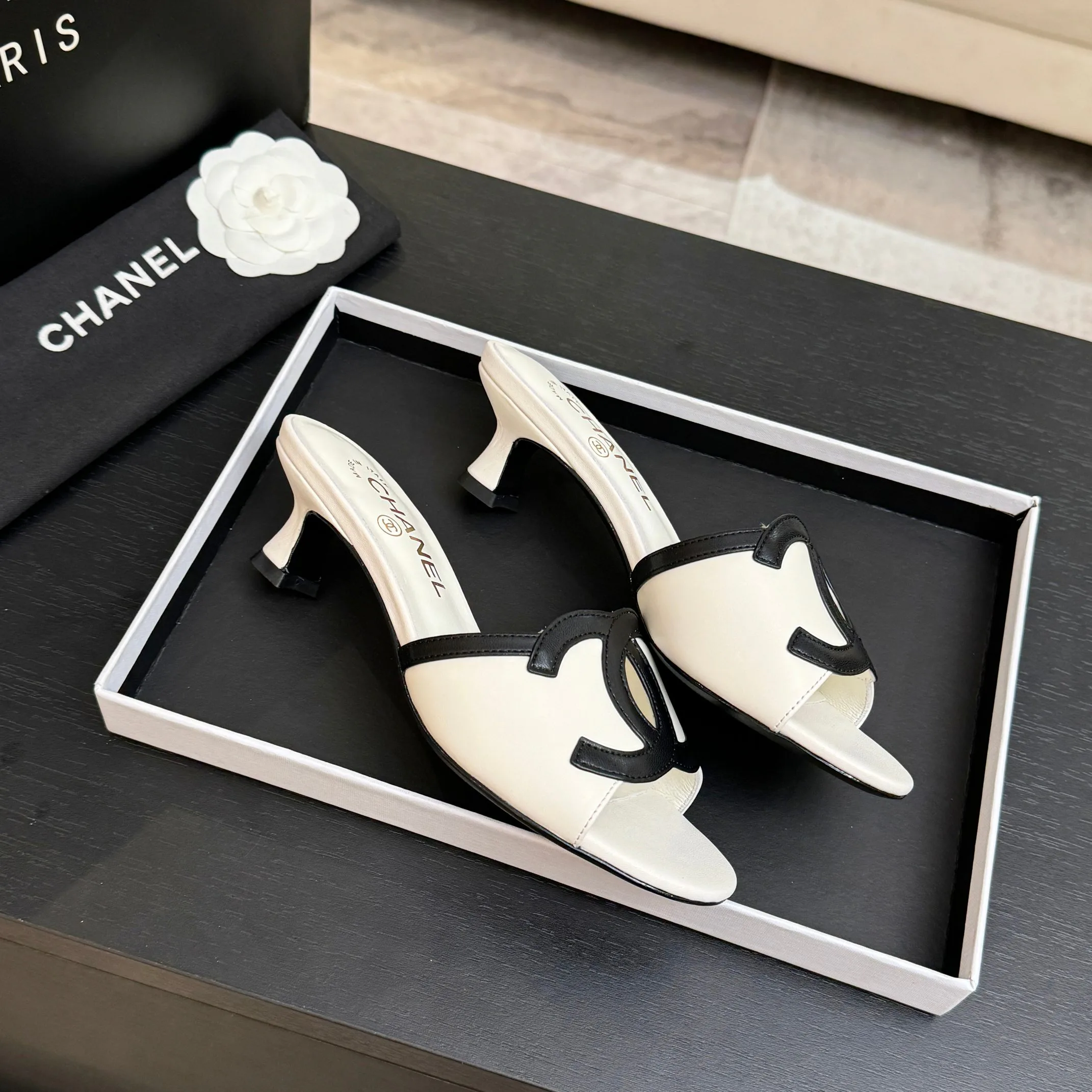 Сандалии Женские Chanel 11648939