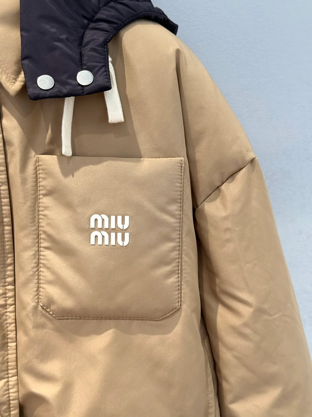 Куртки И Пуховики Женские Miu Miu 18826626