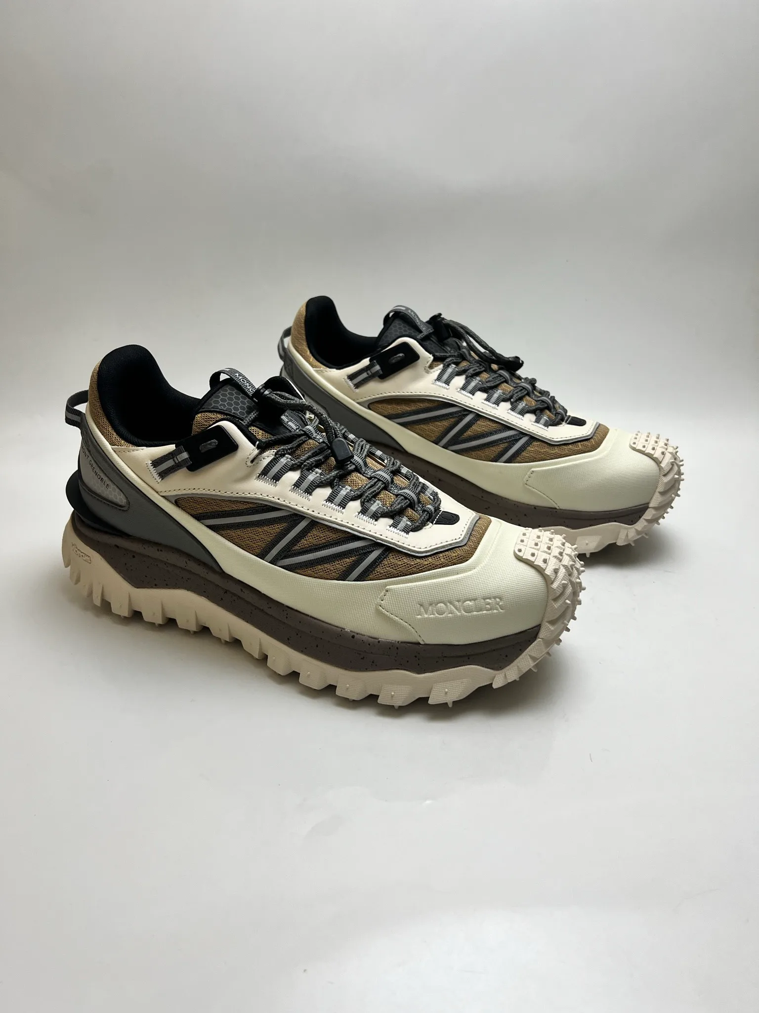 Кроссовки Женские Moncler 388549