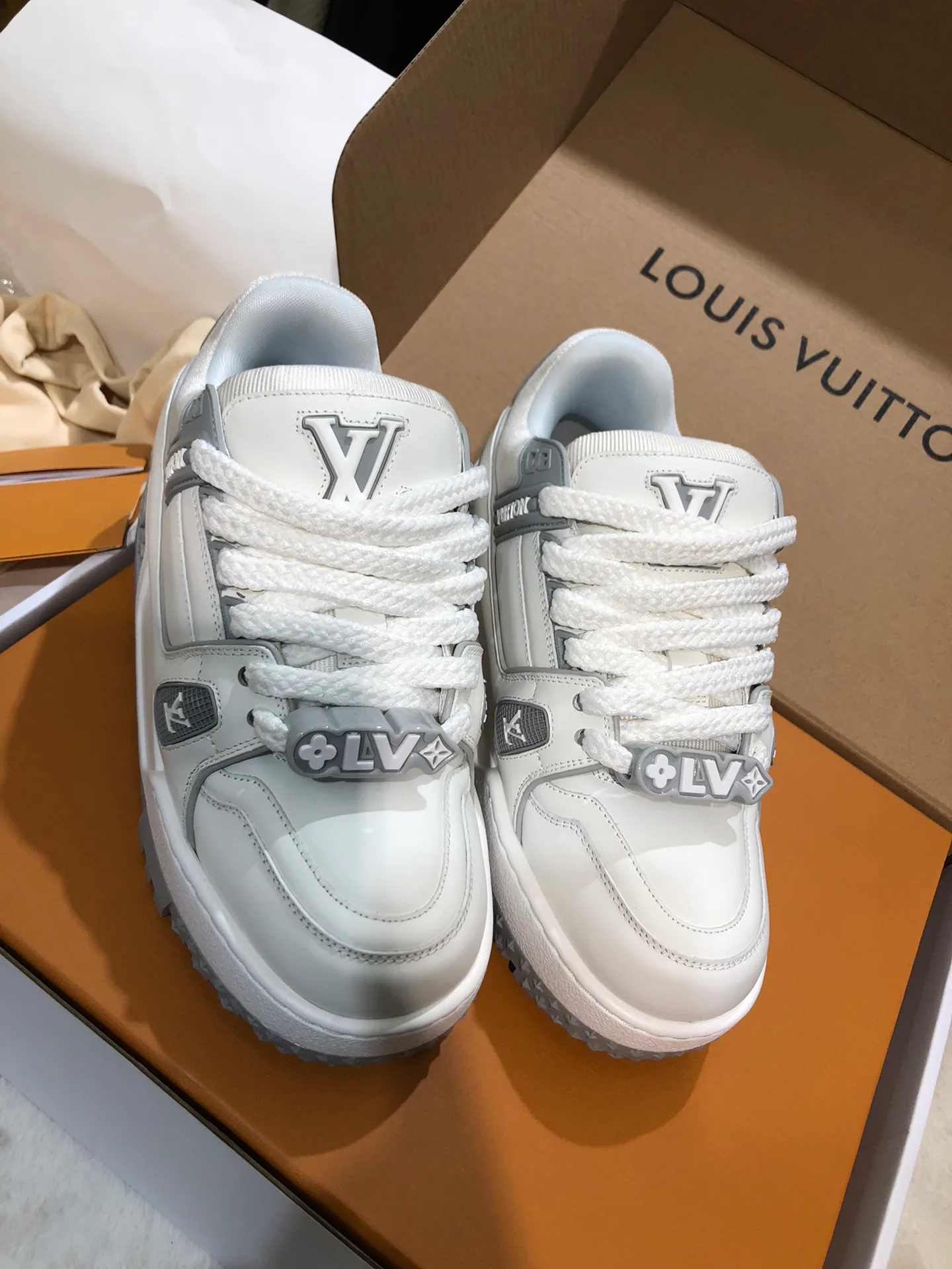 Кроссовки Женские Louis Vuitton 1124348