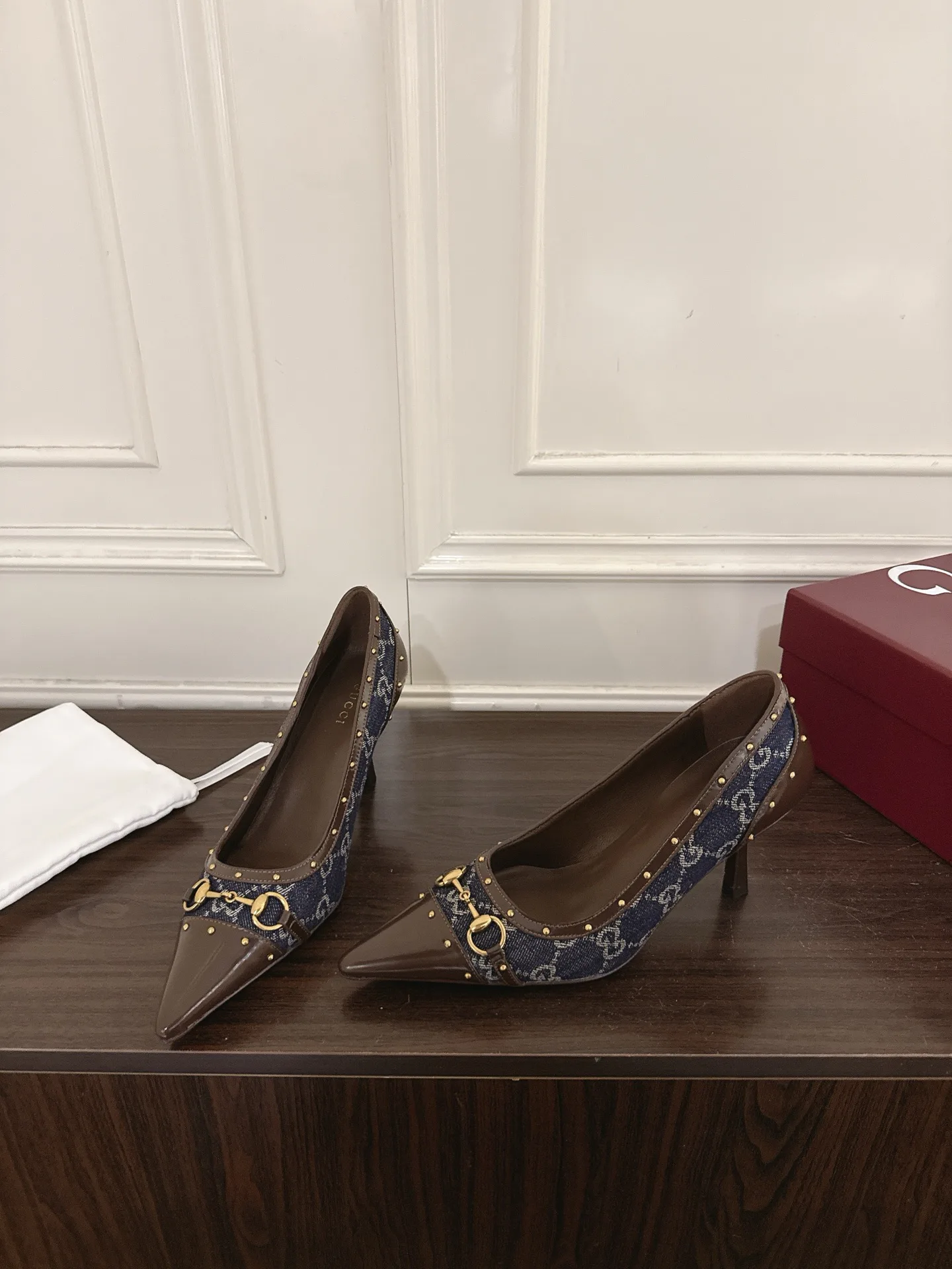 Туфли Женские Gucci 18135636