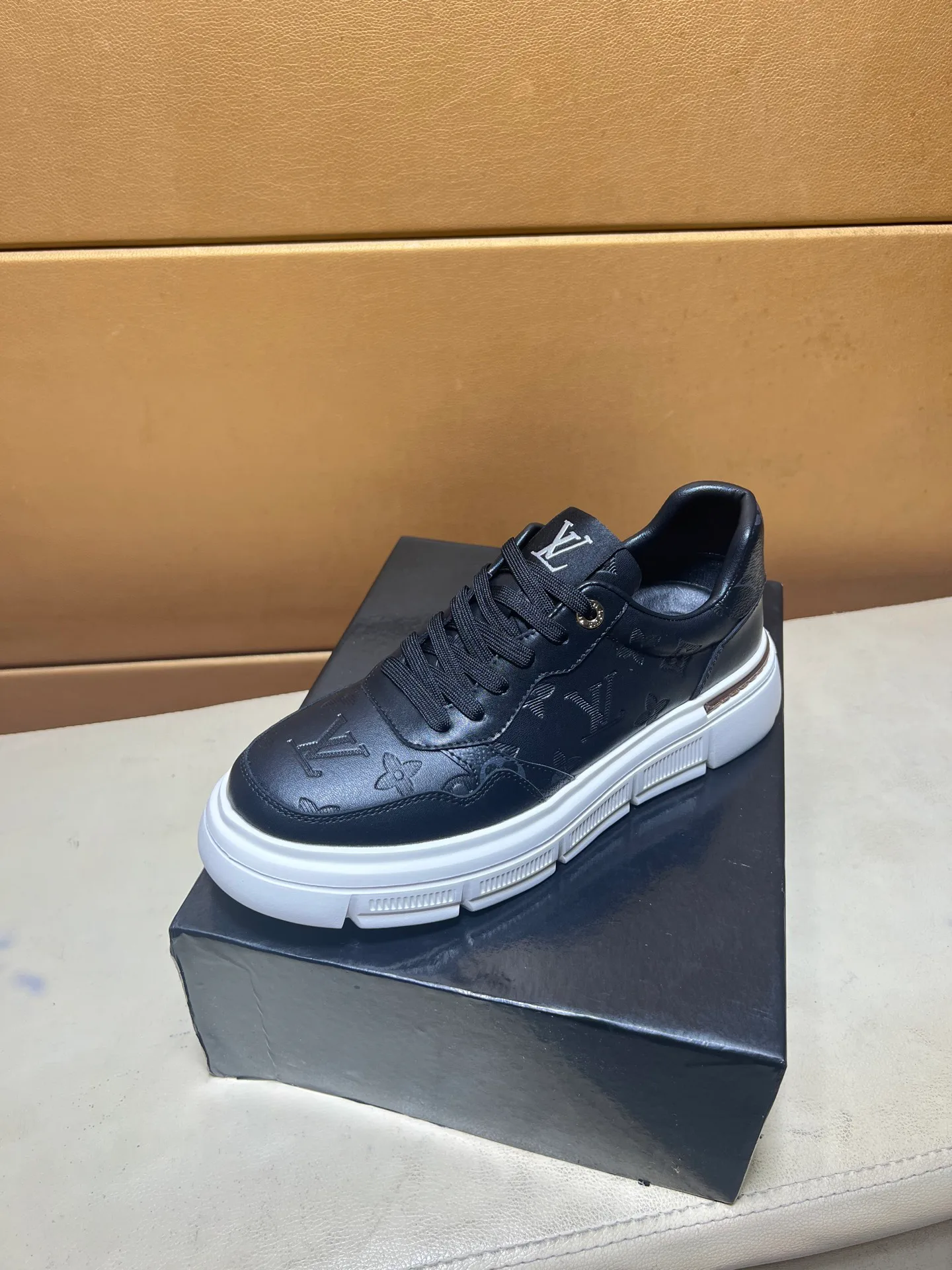 Кроссовки Мужские Louis Vuitton 11813235