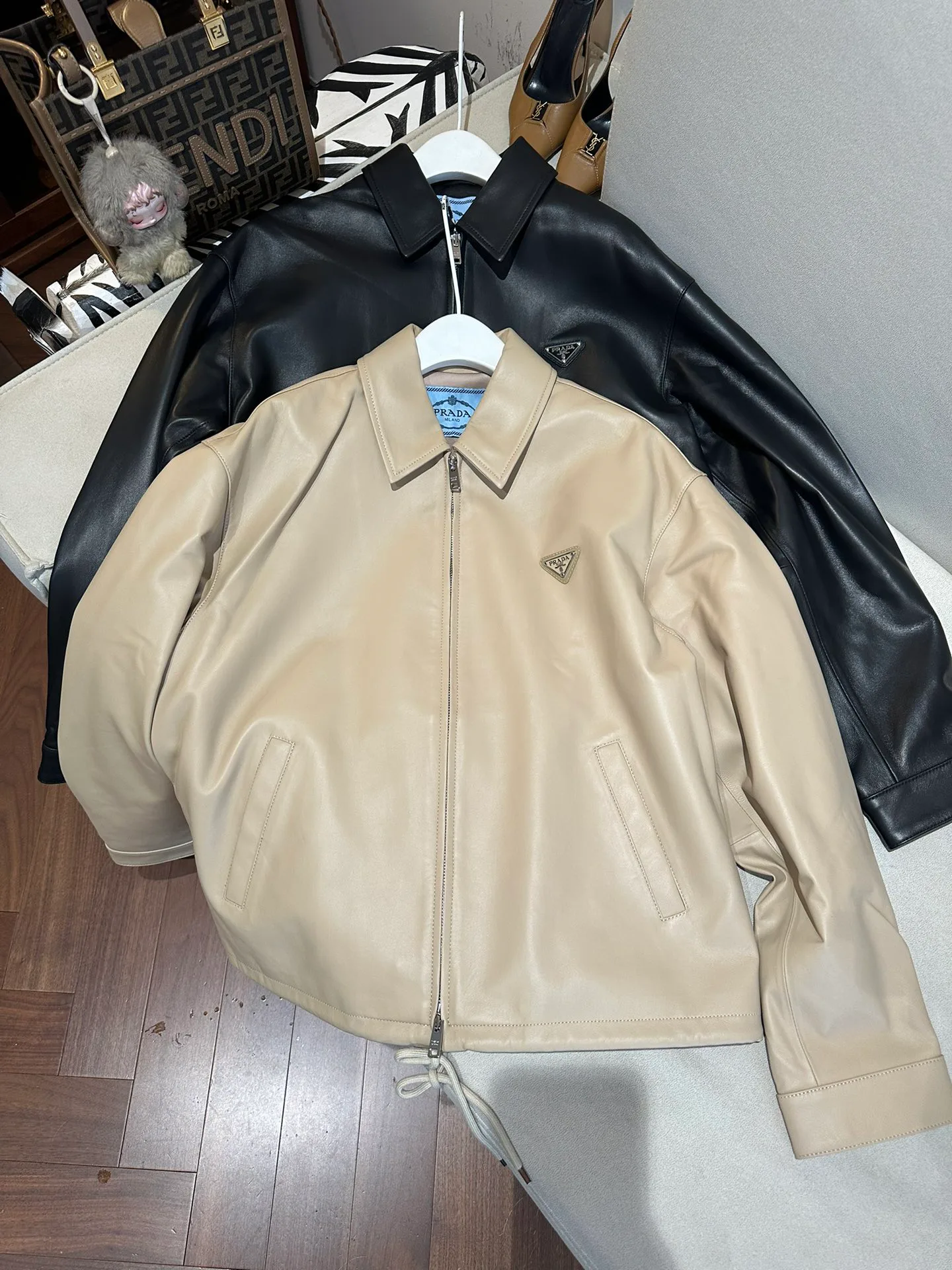 Кожаные Куртки И Дублёнки Женские Prada 11491682