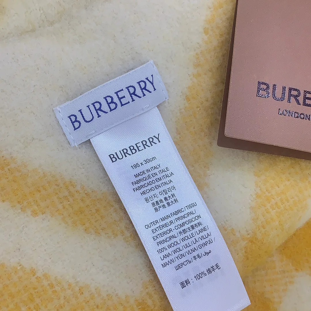 Шарфы Burberry 825878