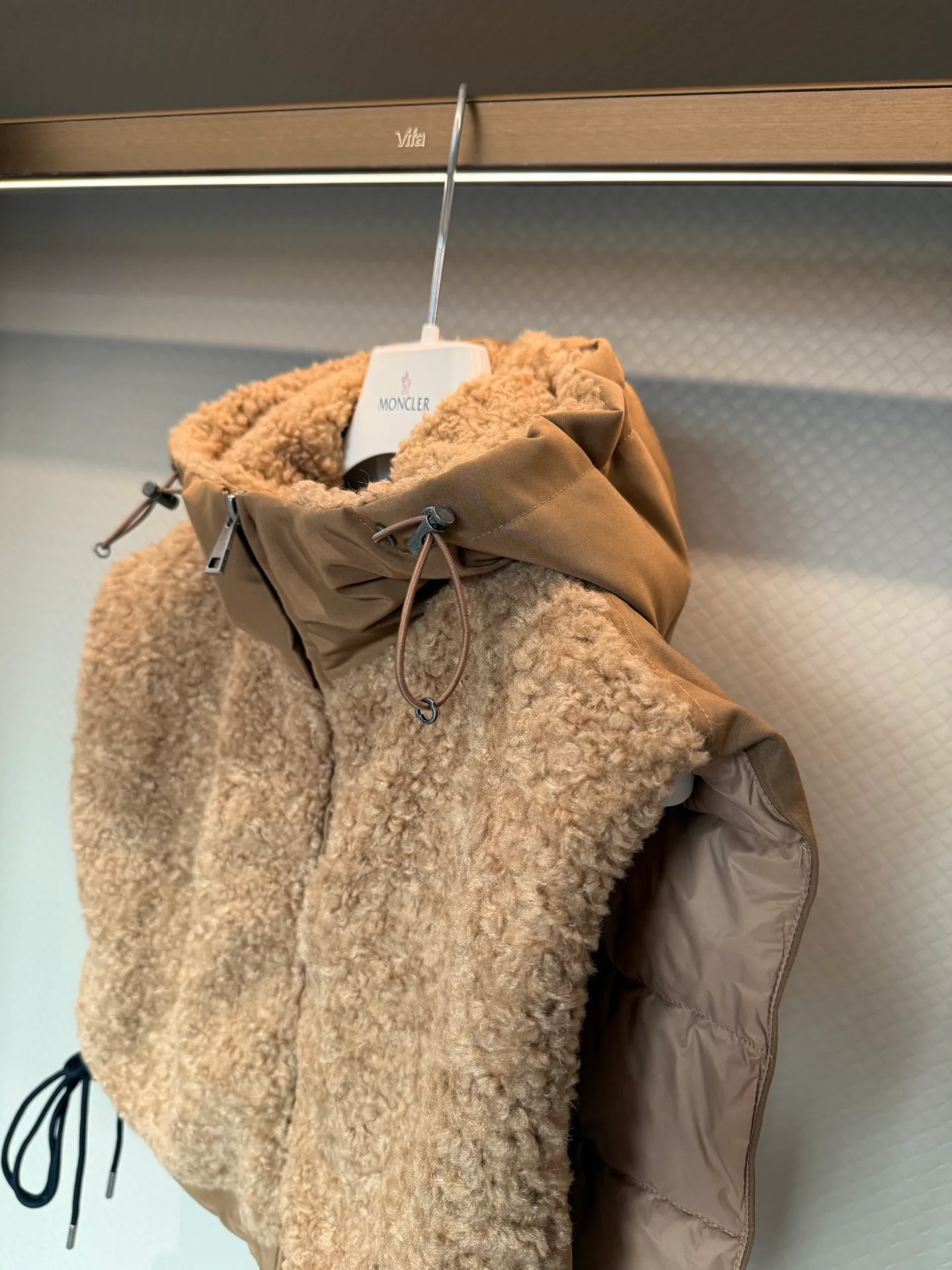 Жилеты Женские Moncler 18692533
