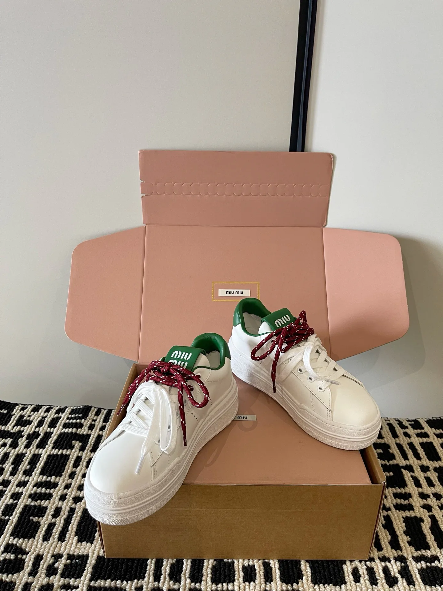 Кроссовки Женские Miu Miu 18234987
