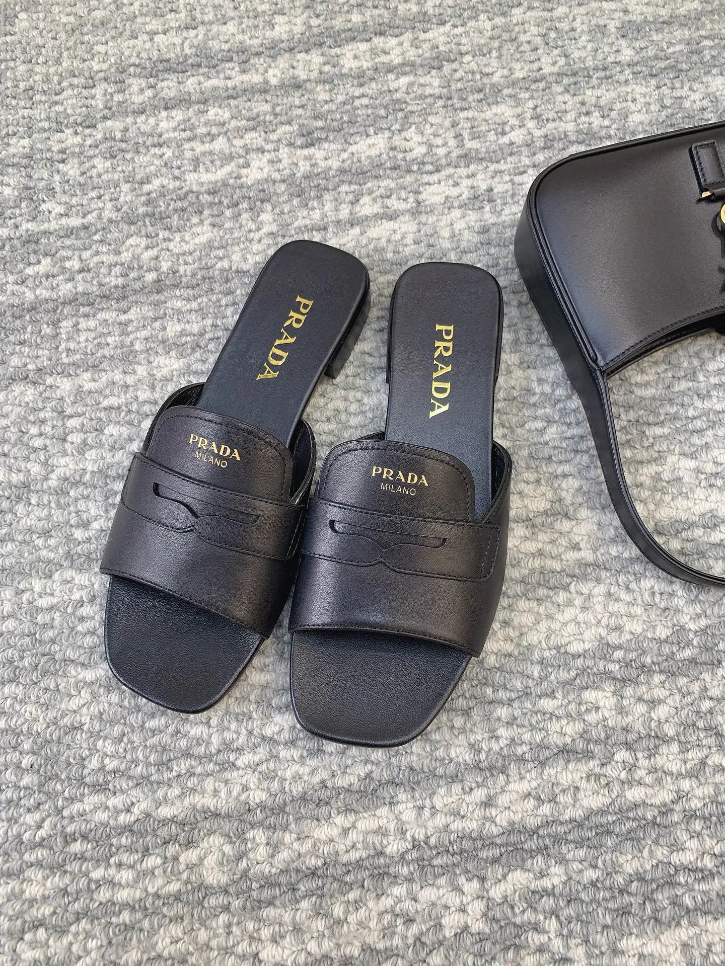 Босоножки Женские Prada 13229108