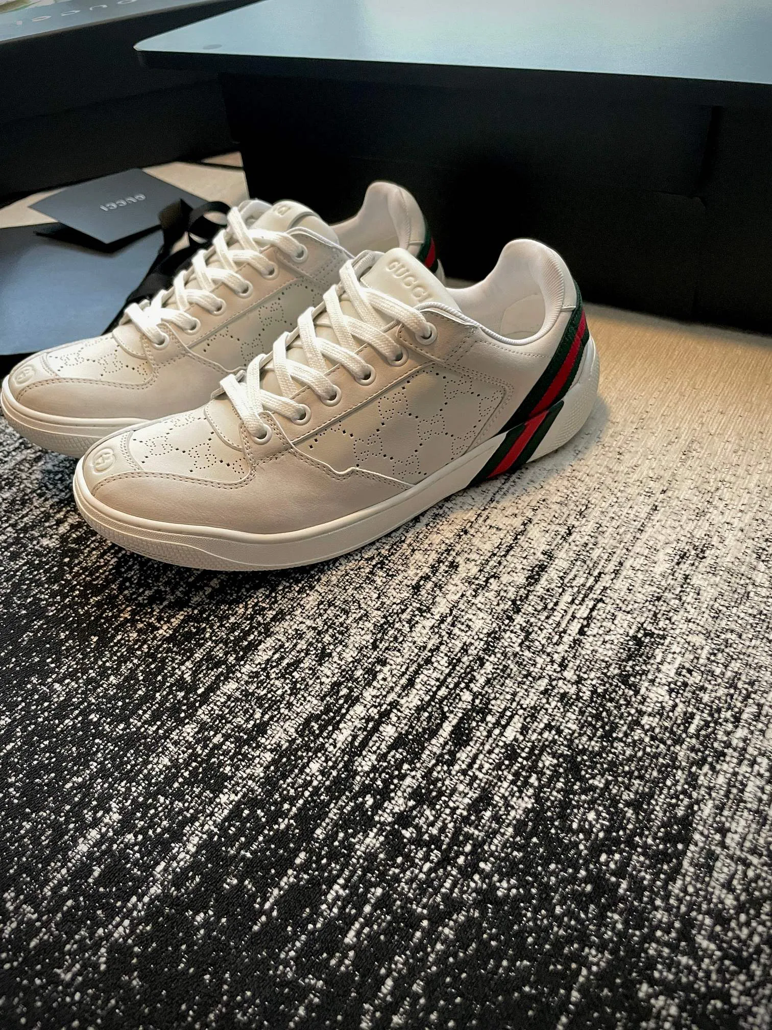 Кроссовки Женские Gucci 18766062