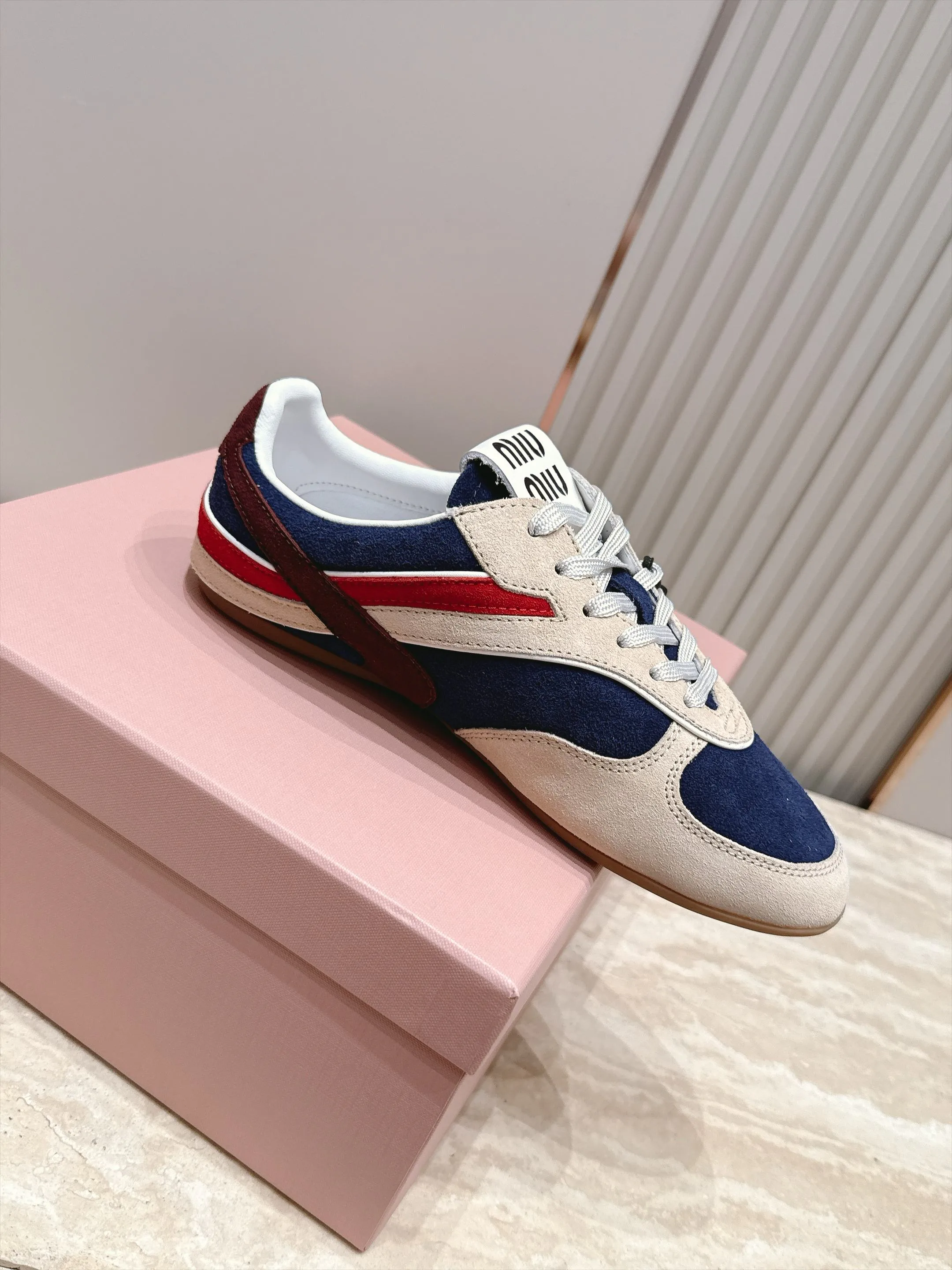 Кроссовки Женские Miu Miu 18436559
