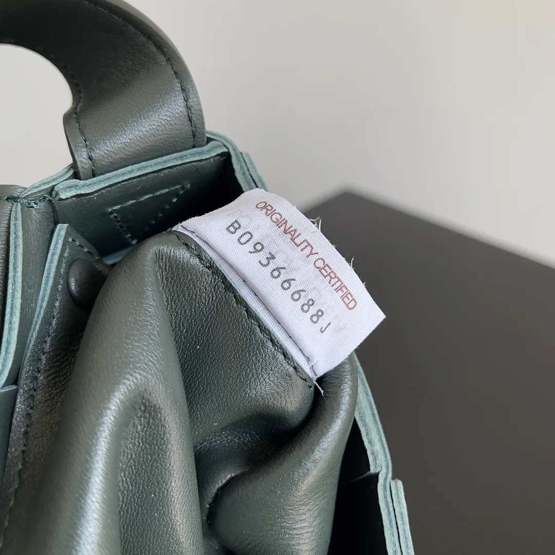 Классические Сумки Женские Bottega Veneta 17372473