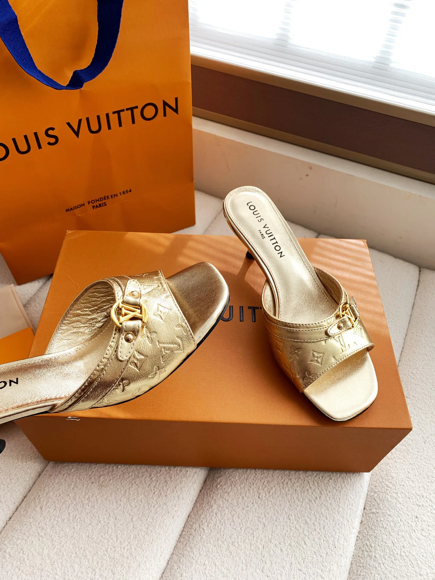 Босоножки Женские Louis Vuitton 10461975