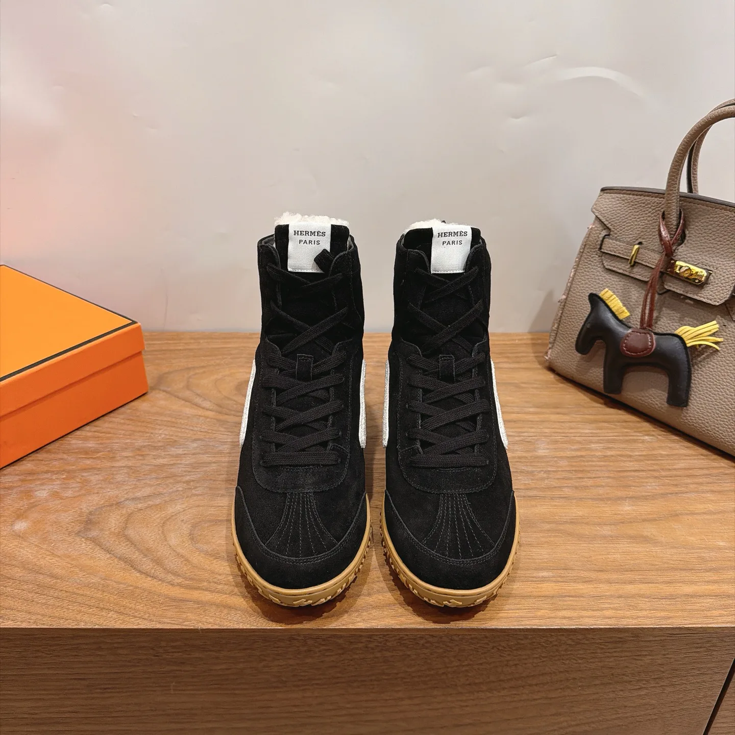 Кроссовки Женские Hermes 17935237